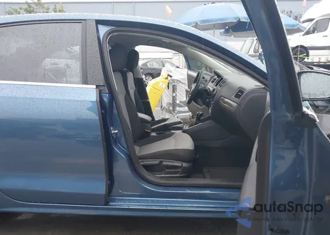 2017 Volkswagen Jetta 1.4T S z USA, uszkodzony, nr VIN 3VW2B7AJ2HM224668